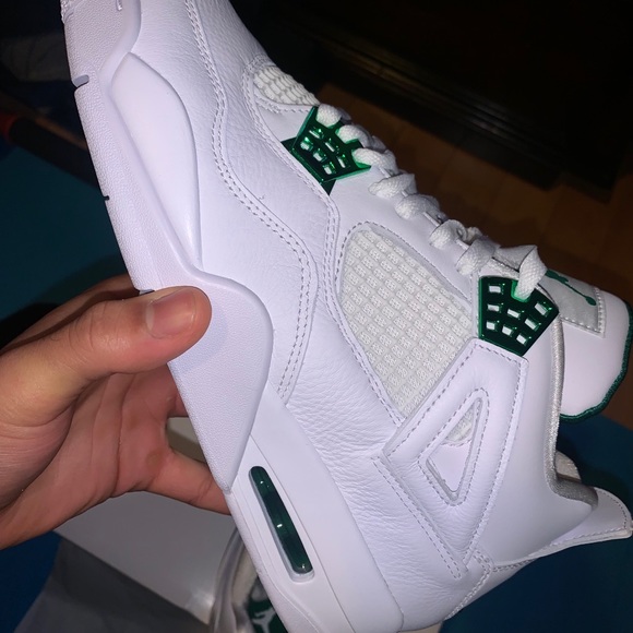 Jordan 4 metallic green - Picture 5 of 7